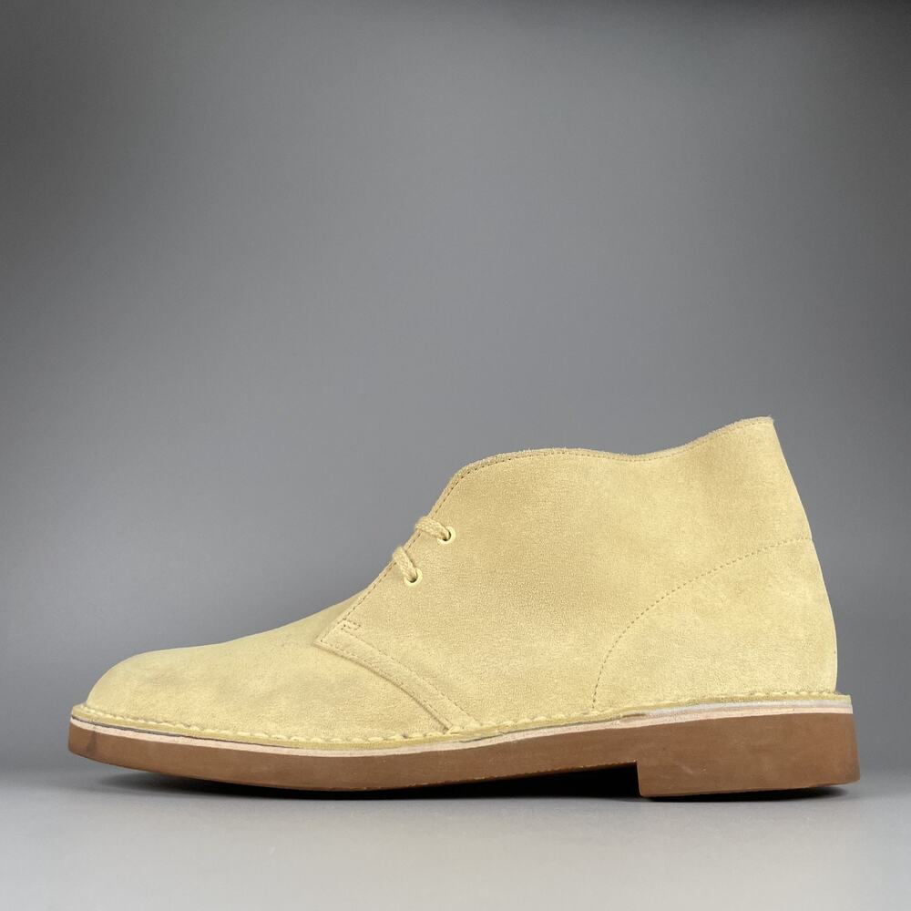 Clark’s Desert Boot Men's Size 8.5 Yellow Suede Chukka Ankle Shoe Casual Lace Up